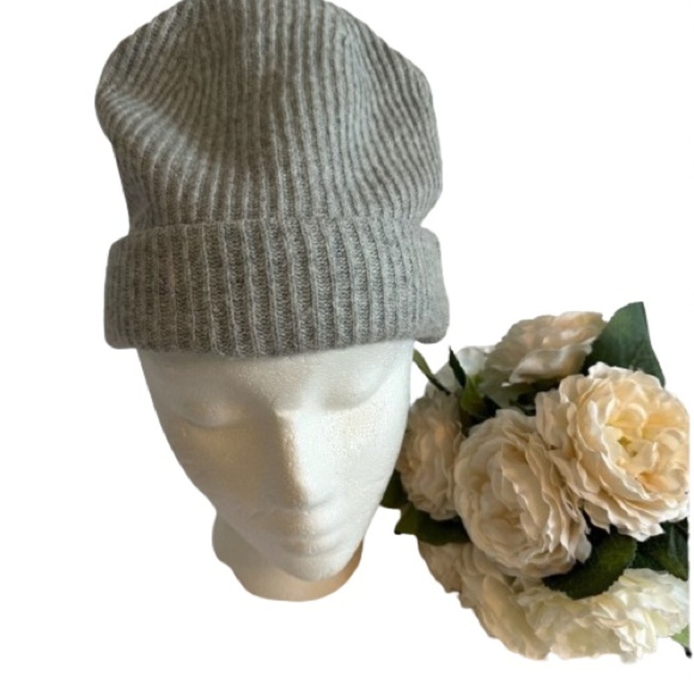 Gap Grey Ribbed Knit Hat
